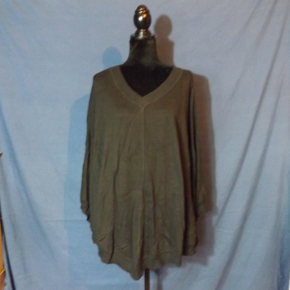 Jaclyn Smith Black Poncho